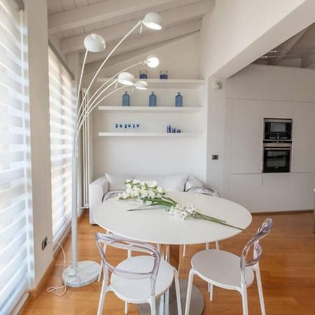 Happy Guest Apartments - Lake & Style Riva di Solto Bagian luar foto