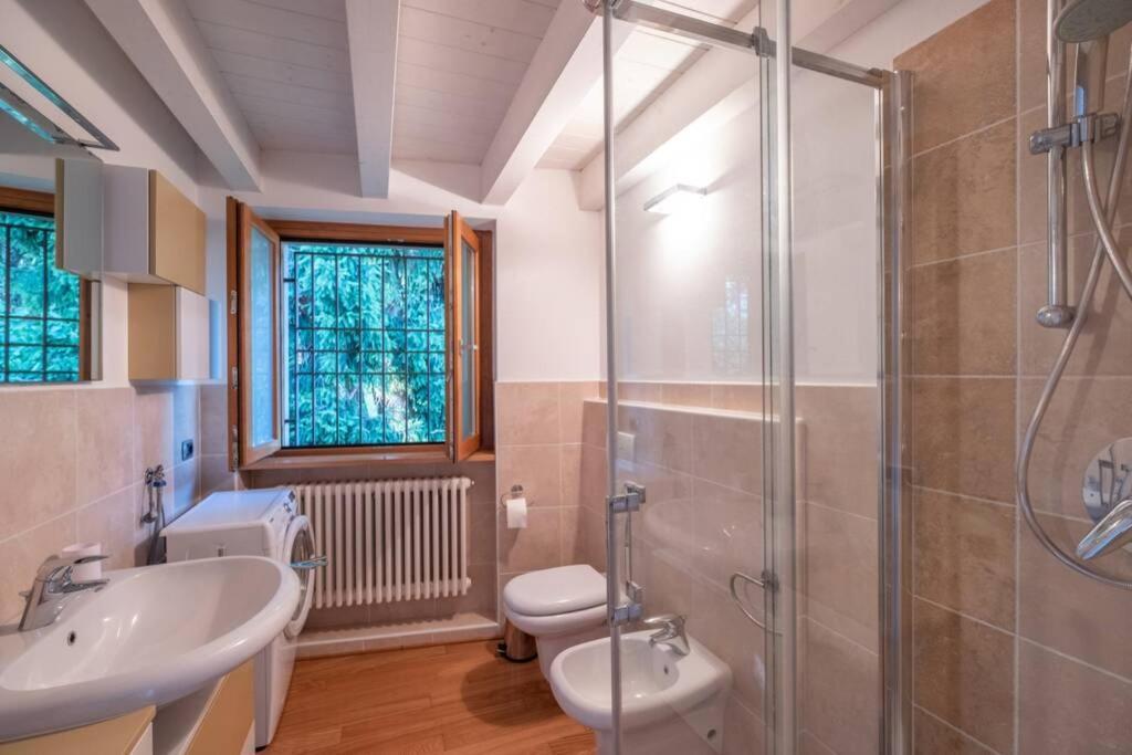 Happy Guest Apartments - Lake & Style Riva di Solto Bagian luar foto