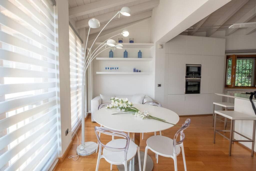 Happy Guest Apartments - Lake & Style Riva di Solto Bagian luar foto