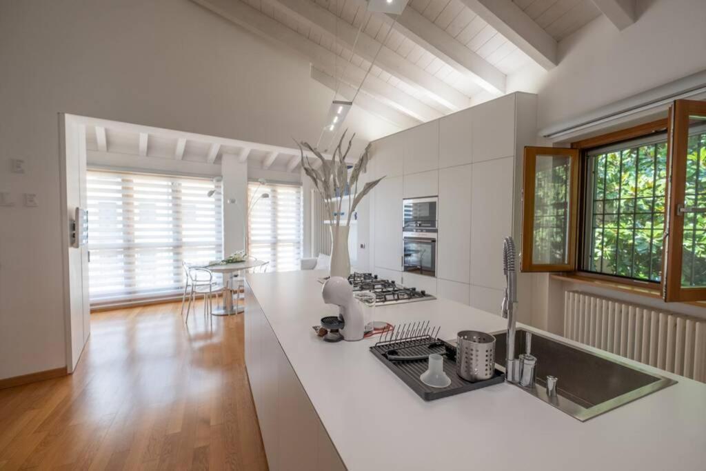 Happy Guest Apartments - Lake & Style Riva di Solto Bagian luar foto